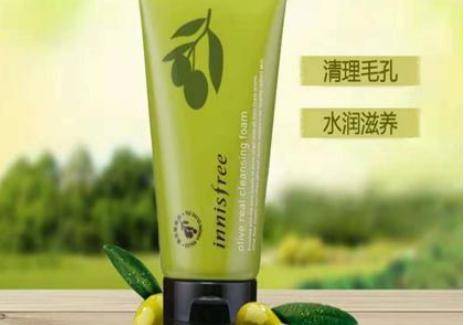早上和晚上的正確的護(hù)膚步驟 兩者又有什么差別?-易網(wǎng)<a href=http://m.aoa7937.com/ target=_blank class=infotextkey>健康養(yǎng)生</a>網(wǎng) 早上和晚上的正確的護(hù)膚步驟 兩者又有什么差別?
