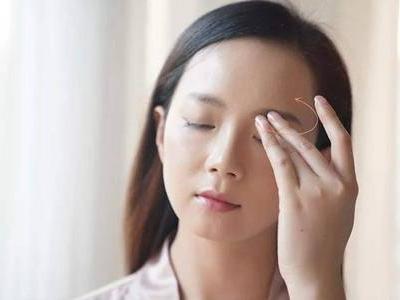 眼霜的正確使用方法步驟，做好眼部護(hù)理去除眼尾紋