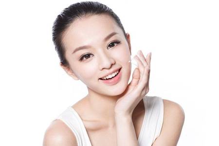 女性面部脂溢性皮炎怎么治，臉上出油多長痘注意六件事情