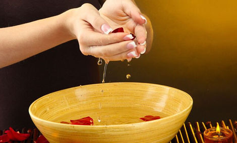 如何進(jìn)行手部保養(yǎng) 女人手部保養(yǎng)方法