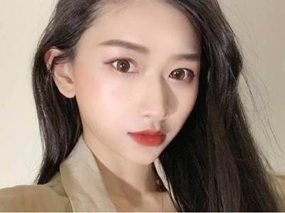 油性皮膚怎么改善，夏天出油多長(zhǎng)痘的護(hù)膚方法