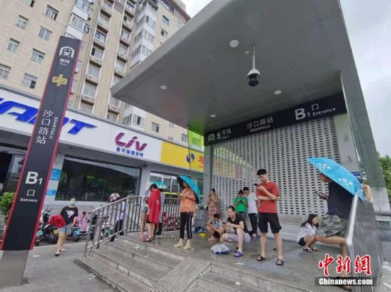 官方一周內(nèi)多次強(qiáng)調(diào)非常情況下，地鐵該停就停