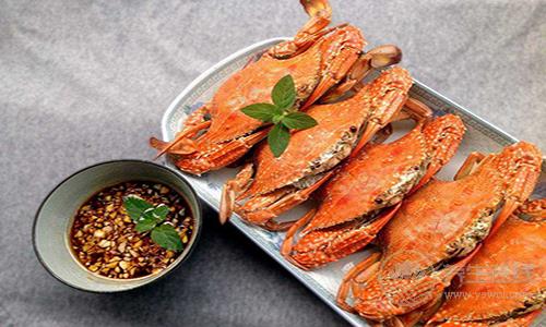 秋季飲食謹(jǐn)記六禁忌 吃太多蟹暴飲暴食