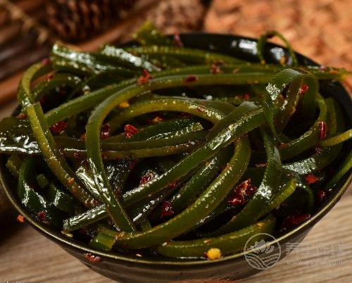 夏季多吃4種食物，防掉發(fā)、白發(fā)，每天吃沒有頭皮屑