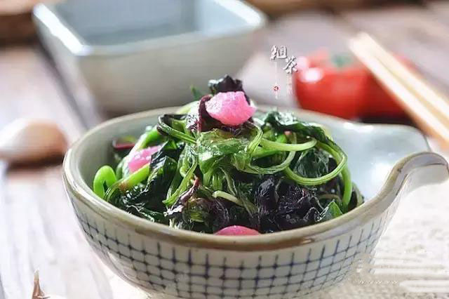 它被稱為“長壽菜”，端午前后吃，賽過吃補藥！