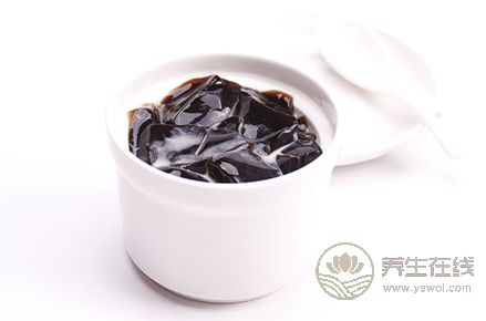 夏季解暑少不了龜苓膏，這幾類人不宜多吃