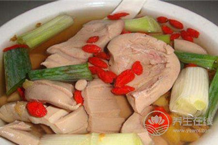 夏季手腳出汗該吃什么食物?