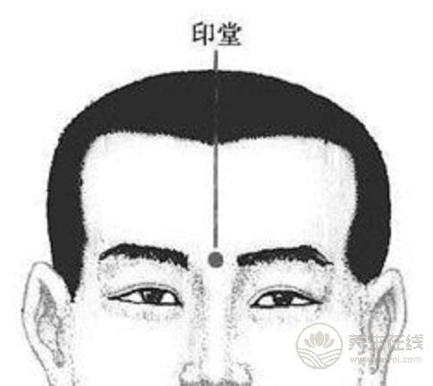 秋季鼻炎犯了，可別當感冒治，4招可以預防改善