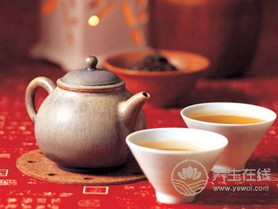 春躁需養(yǎng)肝 熬夜長痘快速消多吃6食物 春躁需養(yǎng)肝 熬夜長痘快速消多吃6食物