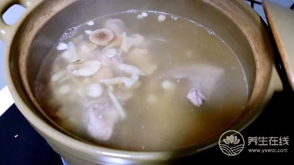 夏季潤肺止咳 推薦幾款無花果食譜-易網健康<a href=http://m.aoa7937.com/jkys/ target=_blank class=infotextkey>養生</a>網 夏季潤肺止咳 推薦幾款無花果食譜