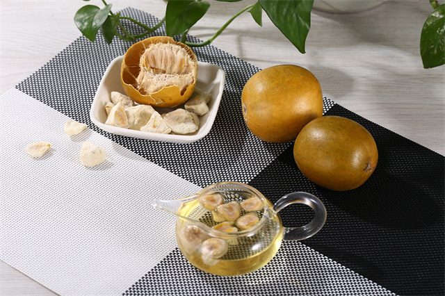 秋天上火適合吃羅漢果嗎?羅漢果的食用方法-易網(wǎng)健康<a href=http://m.aoa7937.com/jkys/ target=_blank class=infotextkey>養(yǎng)生</a>網(wǎng) 秋天上火適合吃羅漢果嗎?羅漢果的食用方法