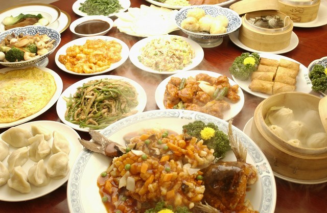 春節在家狀態是怎樣?說的就是你!-易網<a href=http://m.aoa7937.com/ target=_blank class=infotextkey>健康養生</a>網 春節在家狀態是怎樣?說的就是你!