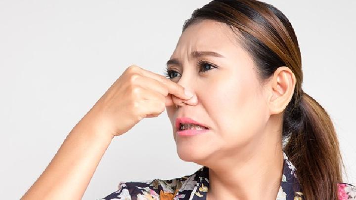 過敏性鼻炎的癥狀怎么與感冒區(qū)分 過敏性鼻炎的癥狀有4點