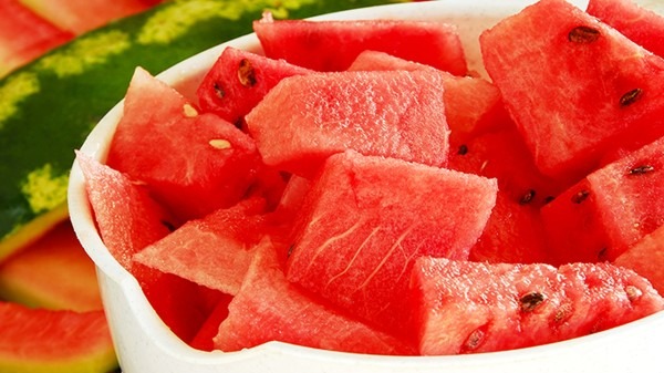 <a href=http://m.aoa7937.com/tags-夏季養(yǎng)生.html target=_blank class=infotextkey>夏季養(yǎng)生</a>吃什么 夏季這么吃清涼解暑-易網(wǎng)<a href=http://m.aoa7937.com/ target=_blank class=infotextkey>健康養(yǎng)生</a>網(wǎng) 夏季養(yǎng)生吃什么 夏季這么吃清涼解暑