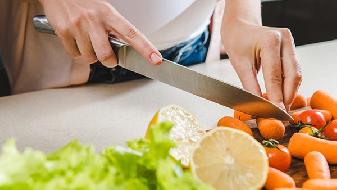 冬天保暖吃什么?4類食物溫暖過冬天-易網健康<a href=http://m.aoa7937.com/jkys/ target=_blank class=infotextkey>養生</a>網 冬天保暖吃什么?4類食物溫暖過冬天