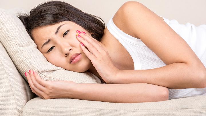 冬天上火牙疼怎么辦?8種解決方法來了-易網健康<a href=http://m.aoa7937.com/jkys/ target=_blank class=infotextkey>養(yǎng)生</a>網 冬天上火牙疼怎么辦?8種解決方法來了
