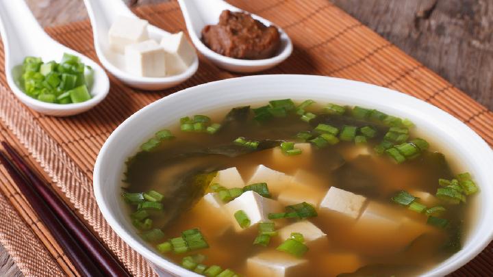 春季養(yǎng)生祛濕湯都有哪些 5款春季養(yǎng)生湯祛濕清熱健脾胃