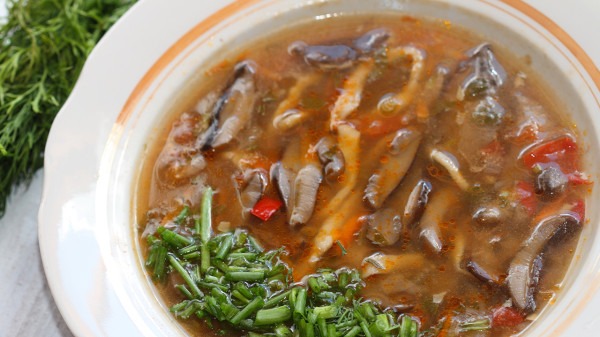 春季養(yǎng)生喝什么湯好 這些春季養(yǎng)生湯有助于清熱除濕