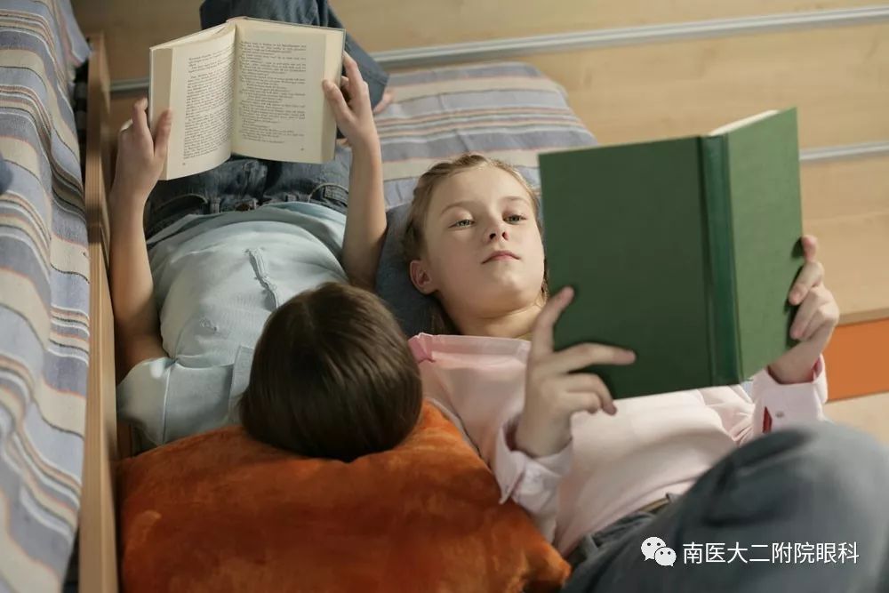 戴眼鏡后，眼睛度數不斷的增加，到底是誰的錯？