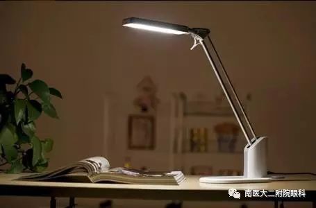 如何正確選擇并使用臺燈？