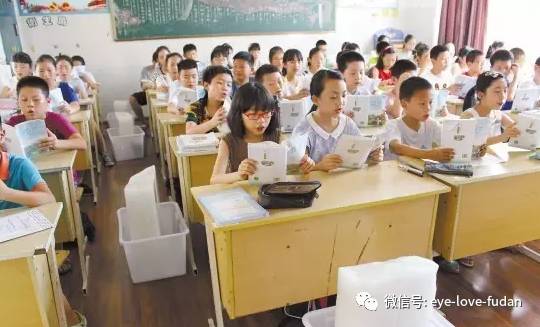 孩子近視就申請坐教室前排，到底對不對？