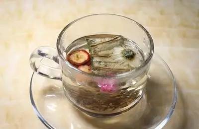 吃這四種食物能讓你眼睛水潤有光