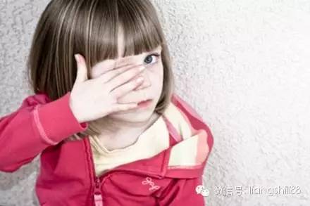 九個(gè)小細(xì)節(jié)說明孩子可能近視了