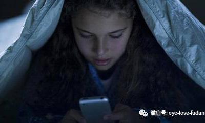 深夜手機黨的危害知多少？