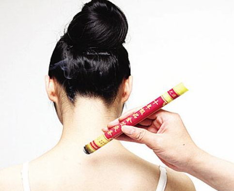 艾灸為什么不能晚上灸-易網健康<a href=http://m.aoa7937.com/jkys/ target=_blank class=infotextkey>養生</a>網 艾灸為什么不能晚上灸