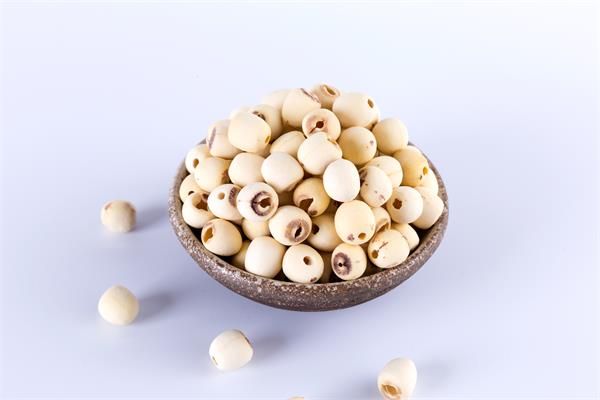 山藥蓮子粥的功效?芡實蓮子粥的功效-易網健康<a href=http://m.aoa7937.com/jkys/ target=_blank class=infotextkey>養生</a>網 山藥蓮子粥的功效?芡實蓮子粥的功效