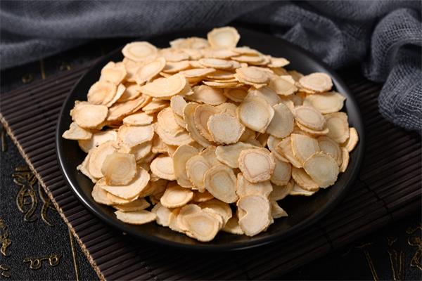 男人吃西洋參對性功能好嗎(西洋參補腎嗎)-易網健康<a href=http://m.aoa7937.com/jkys/ target=_blank class=infotextkey>養生</a>網 男人吃西洋參對性功能好嗎(西洋參補腎嗎)