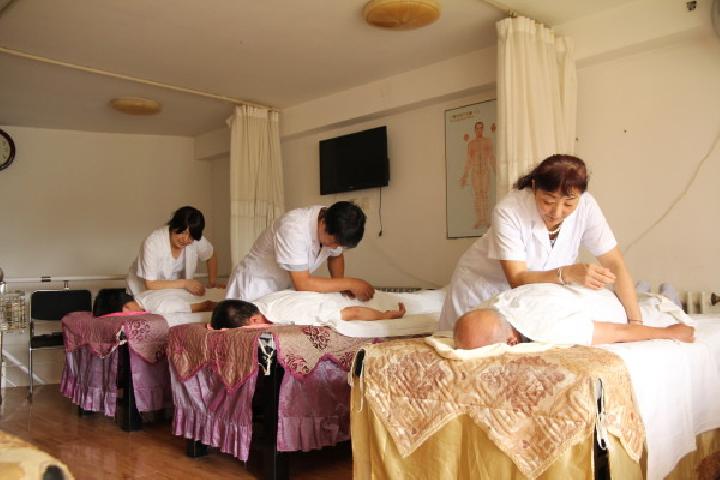 中醫(yī)耳部按摩有什么好方法 5種耳部按摩手法延年益壽