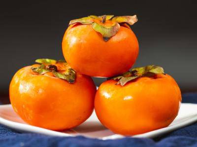 柿子和牛奶能一起吃嗎 吃柿子和牛奶的注意事項